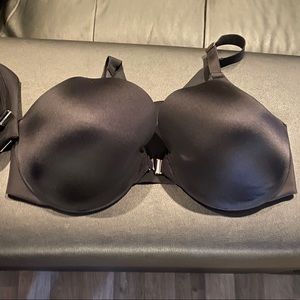 Set of 3 identical front closure bras 36 DDD